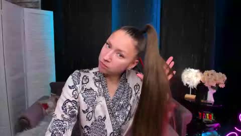 hi im Molly heregreat boobs big heart  warm pussy  online show from November 22, 12:53 am