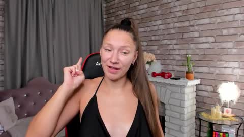 hi im Molly heregreat boobs big heart  warm pussy  online show from March 20, 1:21 am