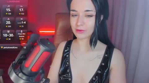 Molly online show from October 21, 4:30 pm