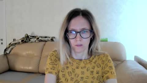 AngelMomm online show from March 10, 7:53 am