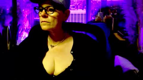Snapshot of mollysun chatting on May 30, 4:59 pm MollySun Nina Randmann online show from May 30, 4:59 pm