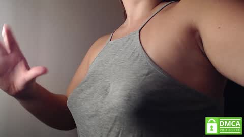 Snapshot of mollywayne chatting on December 5, 10:44 am Molly Join my social networks online show from December 5, 10:44 am