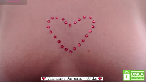 Snapshot of mollywayne chatting on February 14, 3:54 am Molly Join my social networks online show from February 14, 3:54 am