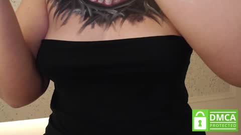 Snapshot of mollywayne chatting on October 30, 4:52 pm Molly Join my social networks online show from October 30, 4:52 pm