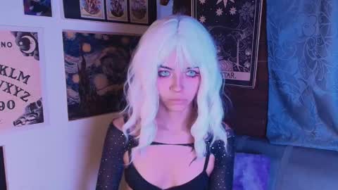 mollyycrystal online show from September 22, 3:30 am