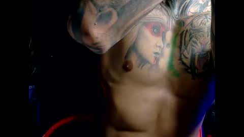 Snapshot of molotov_explosive chatting on March 31, 1:51 am Molotov online show from March 31, 1:51 am