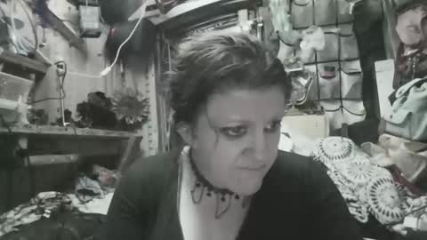 Molotovfoxtail online show from March 20, 6:18 am