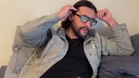 molten_escargot online show from December 20, 12:08 am