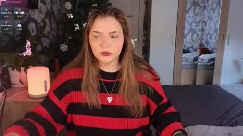 Snapshot of momiji_i chatting on January 16, 9:13 am Leah online show from January 16, 9:13 am