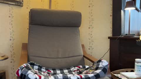 Mia  online show from December 20, 3:00 pm