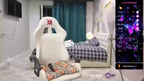 MommmY  online show from October 10, 9:36 pm