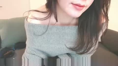 Momo online show from December 5, 2:44 pm