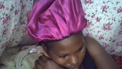 momsdoll online show from February 8, 7:12 am