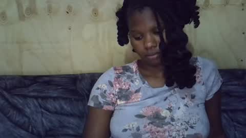 momsdoll online show from June 27, 12:22 pm
