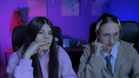 Mona  online show from March 27, 8:19 pm