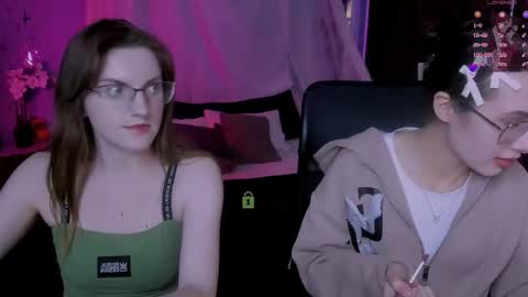 Mona  online show from April 20, 7:04 pm