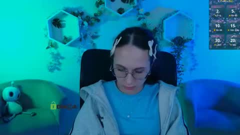 Mona  online show from June 19, 6:56 pm