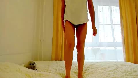 Snapshot of mona_cruz chatting on February 2, 8:57 am Mona online show from February 2, 8:57 am