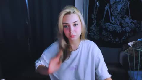   online show from July 5, 3:52 pm