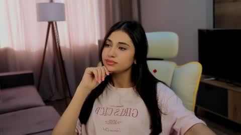 Snapshot of monarchbaby chatting on June 14, 4:47 am Lana online show from June 14, 4:47 am