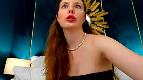 Snapshot of monaricci chatting on July 7, 6:47 am Mona online show from July 7, 6:47 am