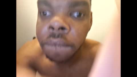 Snapshot of moneyboysaveg584 chatting on April 11, 8:18 am moneyboysaveg584 online show from April 11, 8:18 am