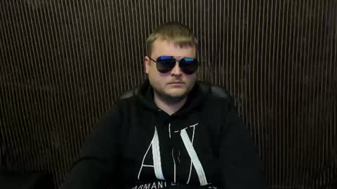 Snapshot of moneycumshot chatting on July 21, 5:59 pm Alex online show from July 21, 5:59 pm