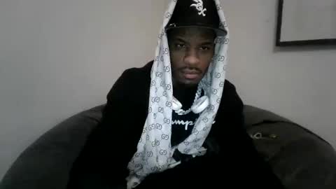 Snapshot of moneymanboy chatting on September 29, 6:18 am 11nchmonster online show from September 29, 6:18 am