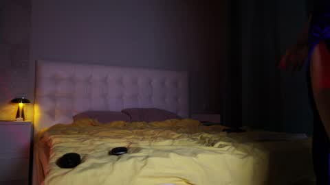 Monia Help me get 20000 subscribers online show from March 30, 6:42 pm