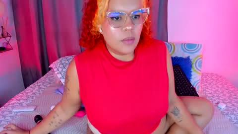 aleja      independent model       online show from March 5, 11:23 pm