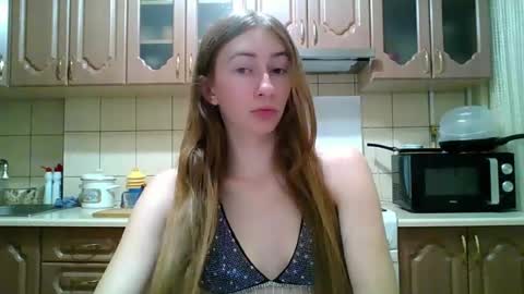 Snapshot of monica_tamayo chatting on July 20, 8:11 pm Monica online show from July 20, 8:11 pm