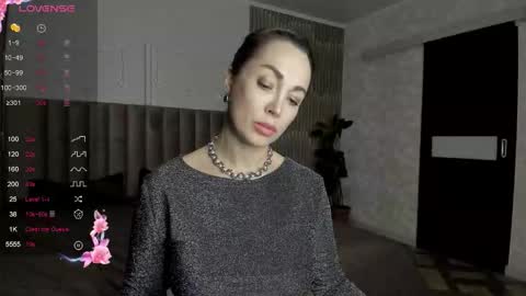 monica_weisss online show from March 17, 6:22 pm