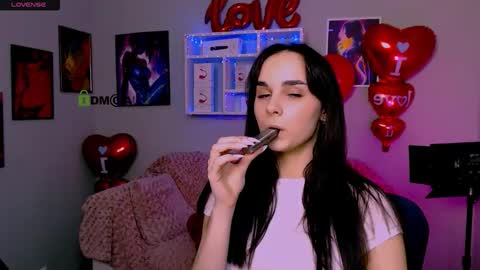 Monica online show from February 18, 9:22 pm