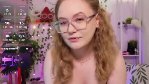 Snapshot of monicaasis chatting on November 19, 5:57 pm monicaasis online show from November 19, 5:57 pm