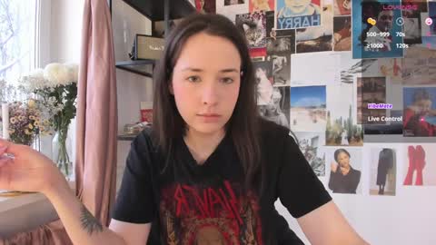 Snapshot of monicarocket chatting on January 6, 10:02 am Monica online show from January 6, 10:02 am