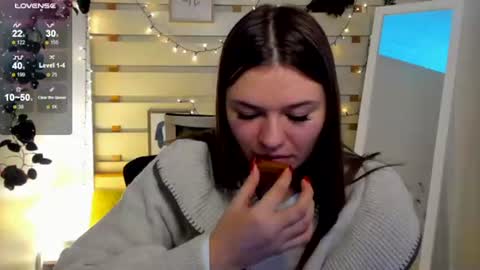 Monika online show from February 5, 2:54 pm