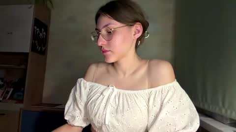 Mia online show from July 14, 6:57 pm