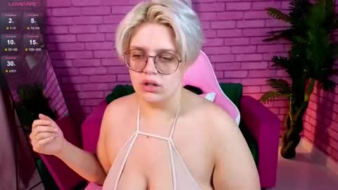 Monica online show from October 17, 9:01 am