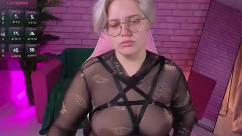 Monica online show from December 1, 9:14 am