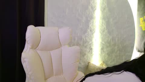 Snapshot of monique_a chatting on November 21, 6:23 am Ask me online show from November 21, 6:23 am