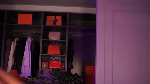 Snapshot of monique_celeste chatting on May 15, 4:30 am Moni online show from May 15, 4:30 am