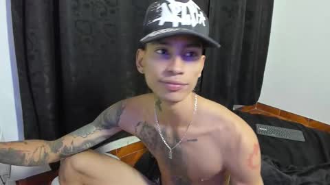 monkeyd_66 online show from September 18, 7:21 am