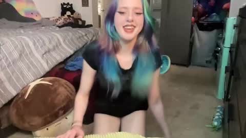 MonMon online show from February 7, 6:50 am