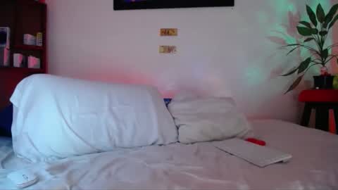 monnojones online show from April 15, 1:23 am