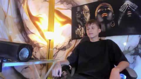 mono_blonde online show from October 3, 7:11 pm