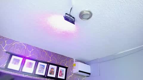   online show from December 21, 3:46 am