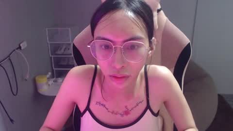 ELYSE A SIMPLE GIRL online show from February 20, 1:08 pm