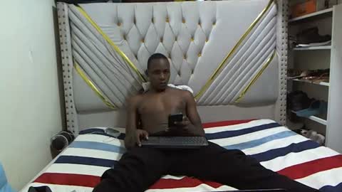 Snapshot of monstrous_cock1 chatting on June 29, 10:37 am monstrous_cock1 online show from June 29, 10:37 am