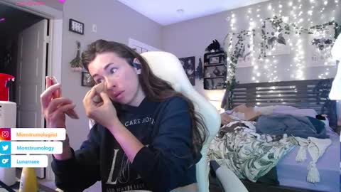 Lydia Mooney online show from January 4, 12:05 am