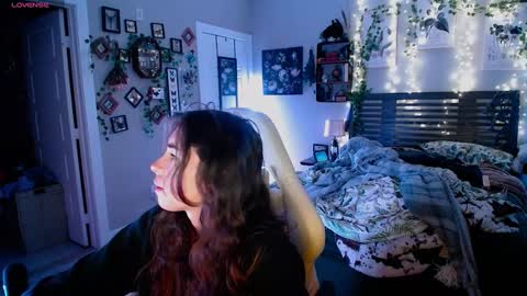 Lydia Mooney online show from February 11, 1:10 am